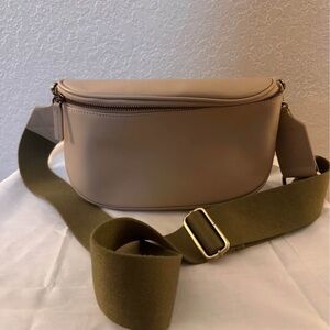 Andar waymaker crema Crossbody Bag